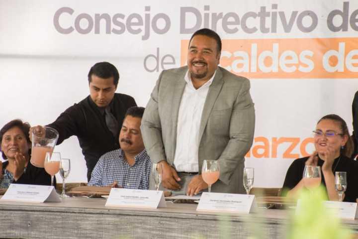 Isabel Badillo, Alcalde de Xicohtzinco nuevo tesorero de la CONAT