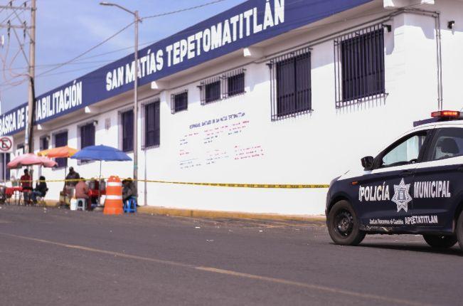 Ayuntamiento de Apetatitlán mantiene orden vehicular en la zona de hospitales
