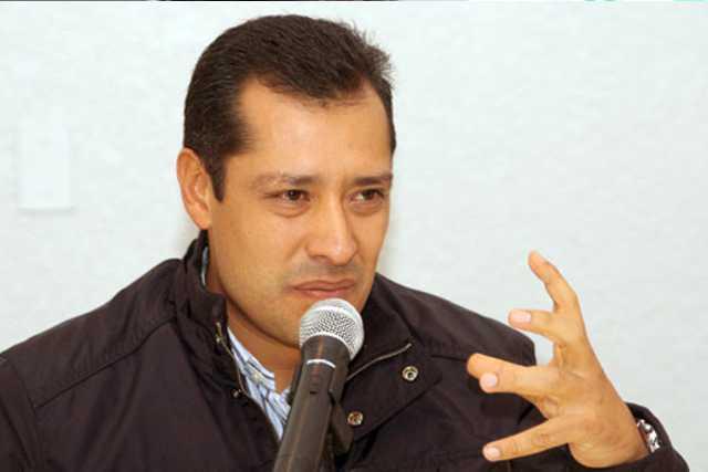 Orlando Santacruz desvió millones en Apizaco, ahora presume asesorías