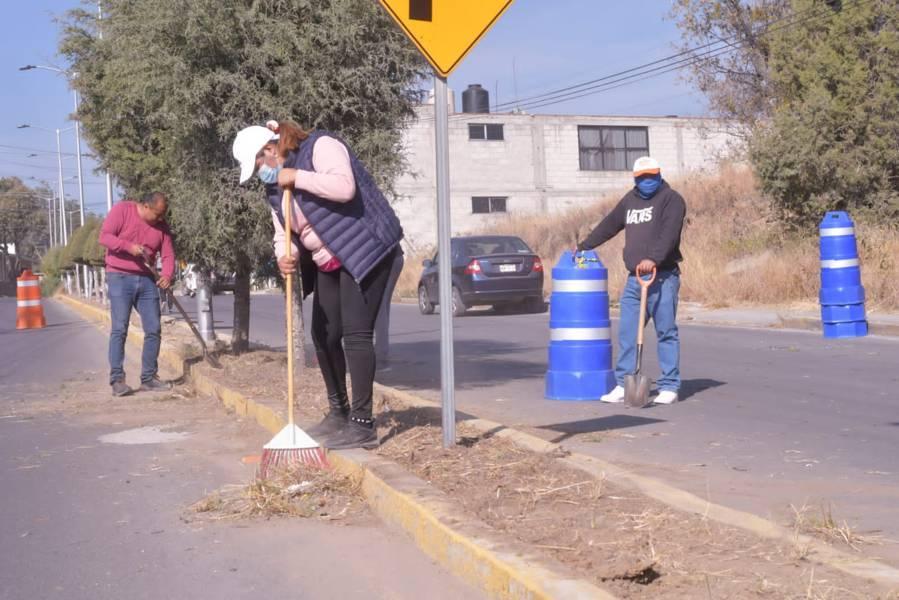 Ayuntamiento de Apetatitlán realiza limpieza de espacios públicos de la cabecera 