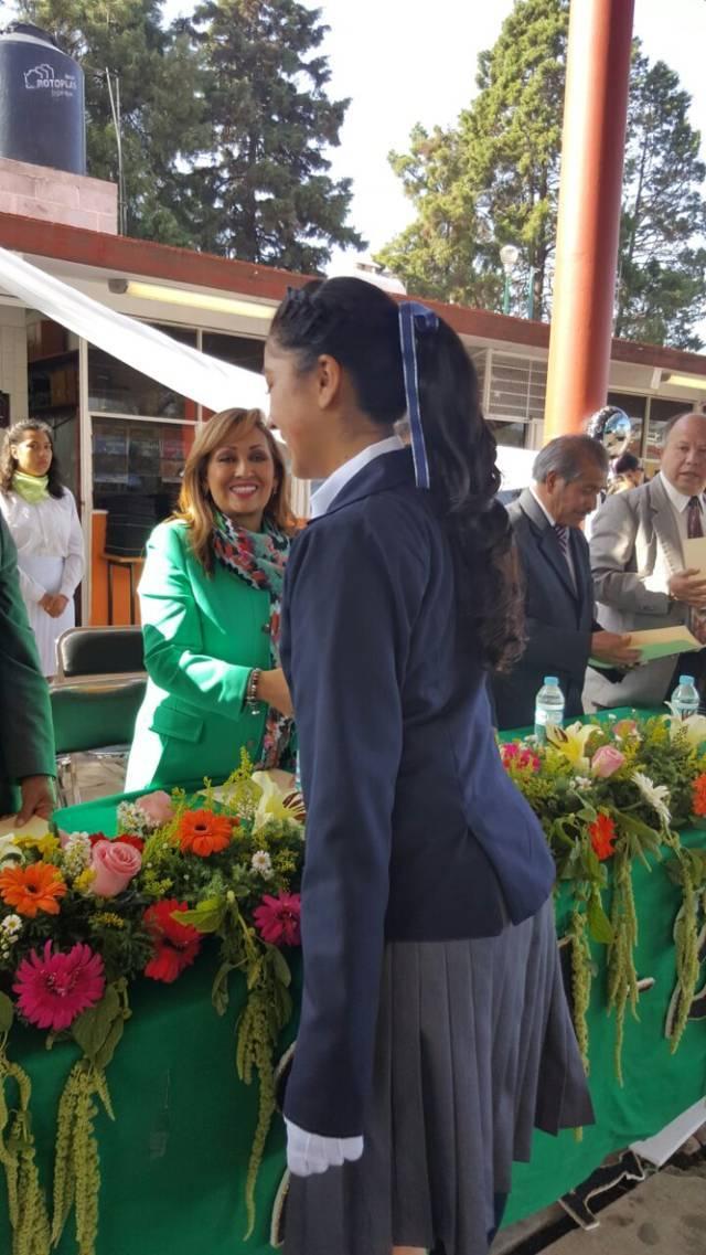Lorena Cuéllar acude a develar busto en honor a Crisanto Cuéllar Abaroa