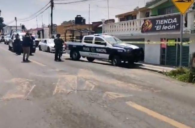 Sujetos a bordo de una camioneta acribillan a dos masculinos en Ixtacuixtla 