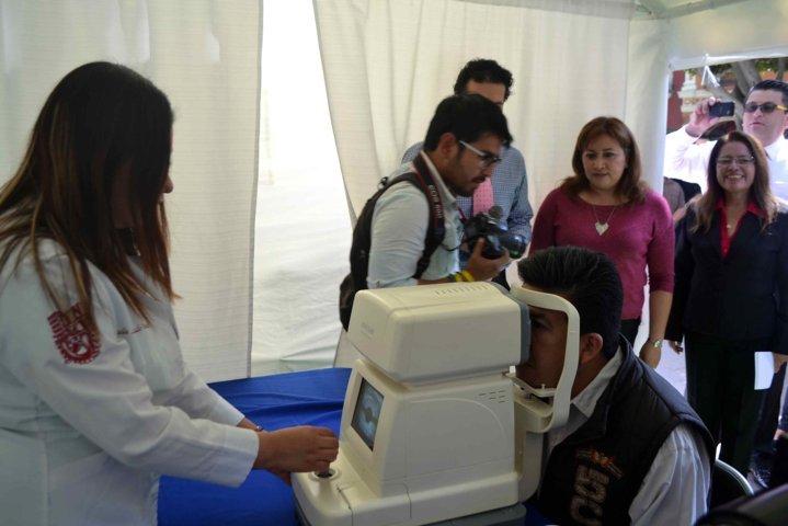 En respaldo a sectores vulnerables inaugura Adolfo Escobar  campaña de salud visual