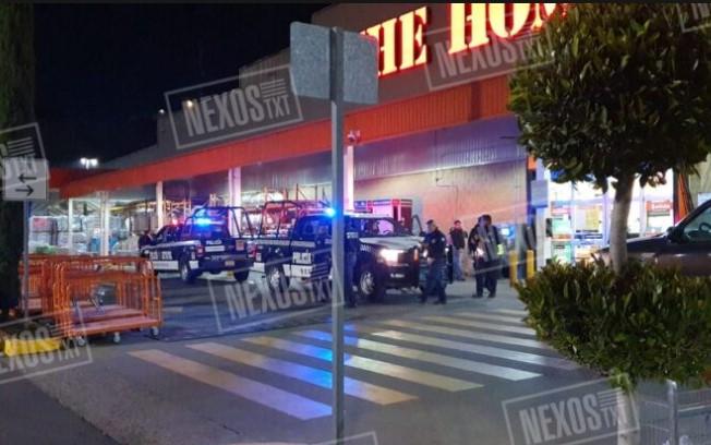 Ladrones atacan con arma blanca a un empleado de Home Depot en intento de asalto
