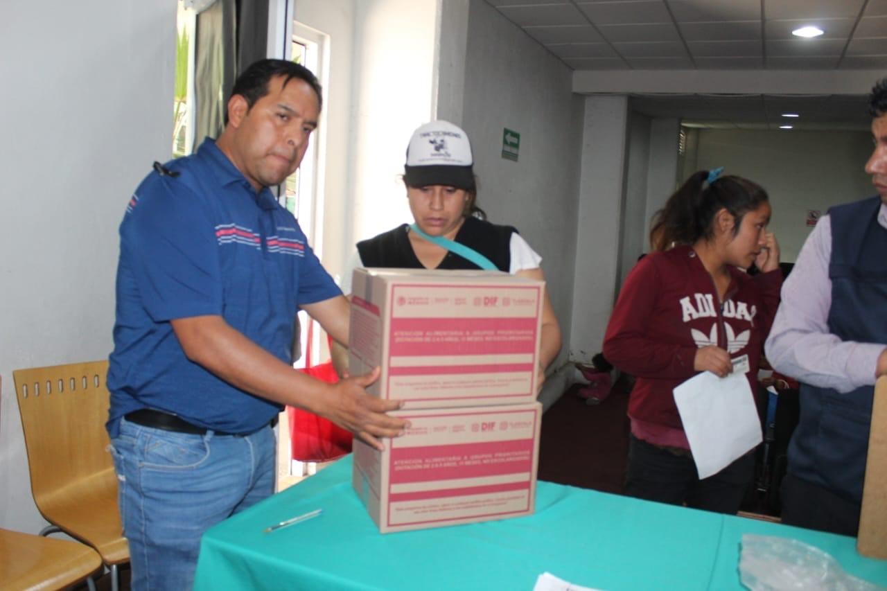 DIF realiza la entrega de despensas de diferentes programas en San Pablo del Monte 