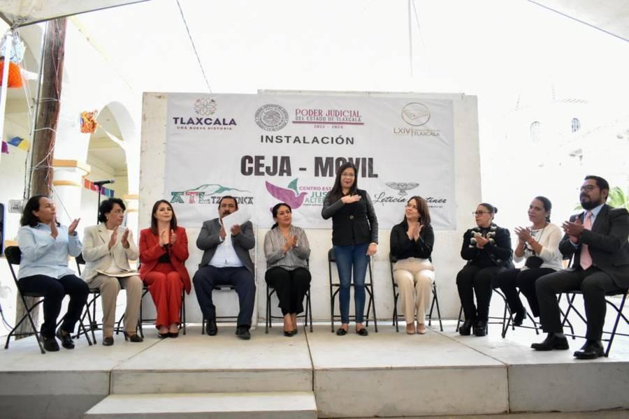 Gestiona Leticia Martínez Cerón atención de Unidad CEJA móvil en Atltzayanca