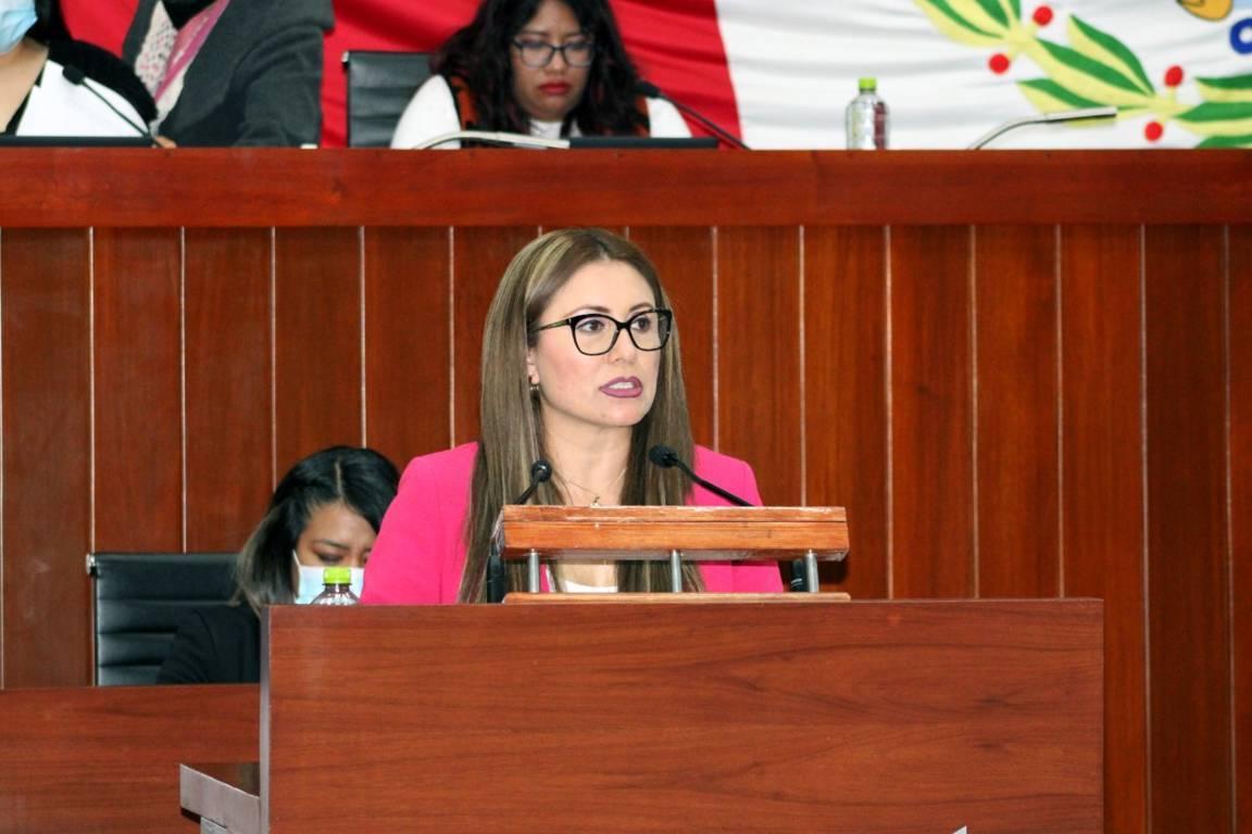 Presidir la Comisión Permanente, un alto compromiso del que me siento satisfecha: Reyna Flor Báez