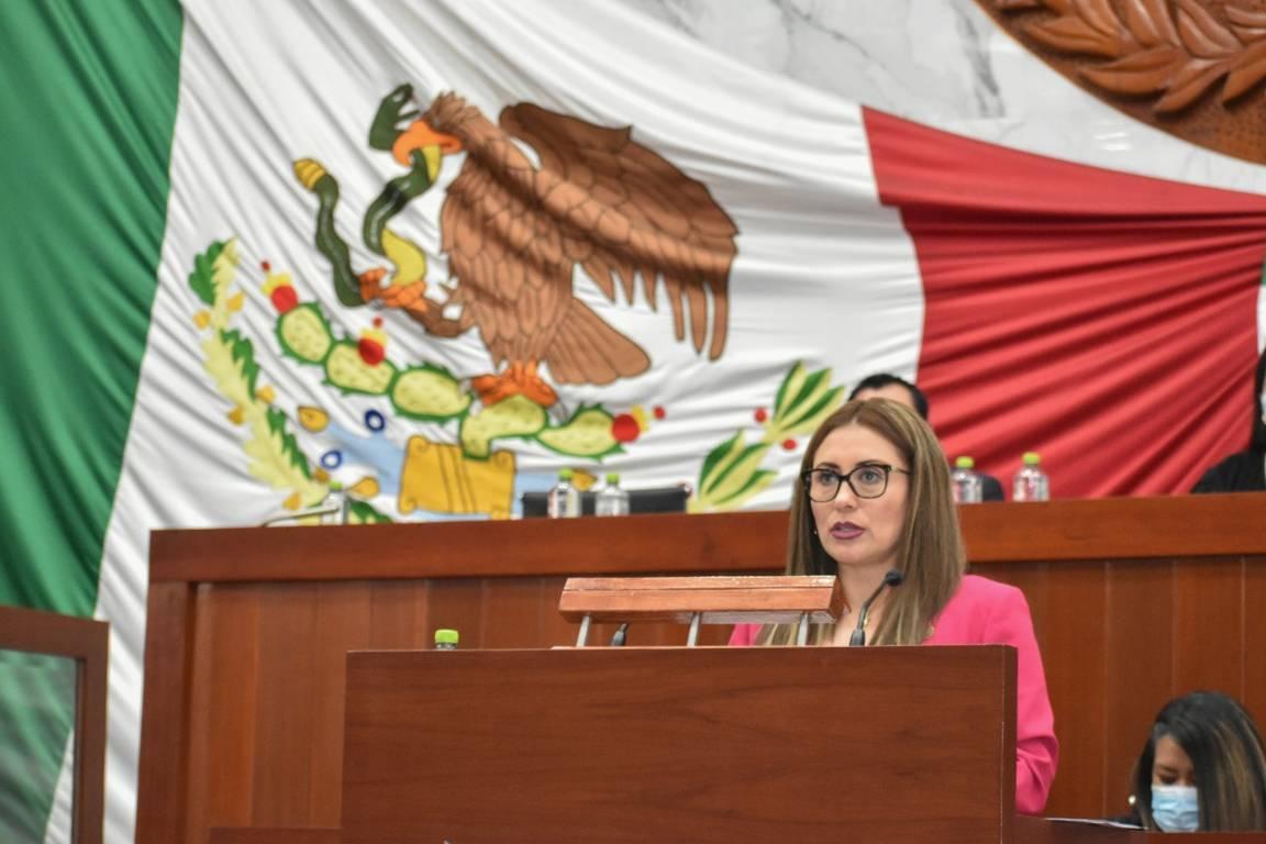 Presidir la Comisión Permanente, un alto compromiso del que me siento satisfecha: Reyna Flor Báez