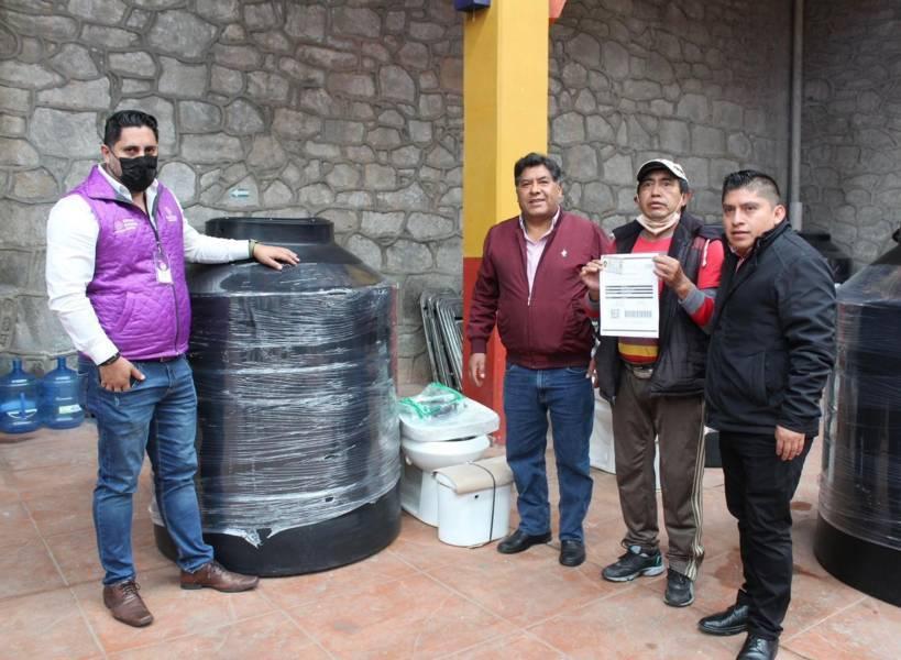 Entrega Vicente Morales apoyos en favor de las familias vulnerables