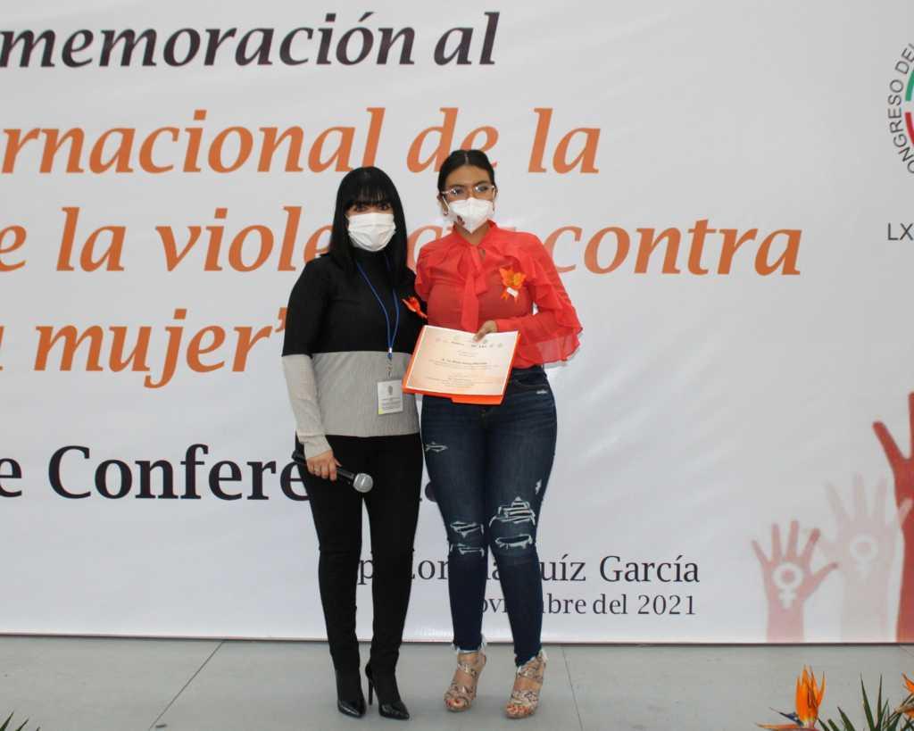 Organiza Lorena Ruiz la ponencia sobre codependencia emocional de pareja
