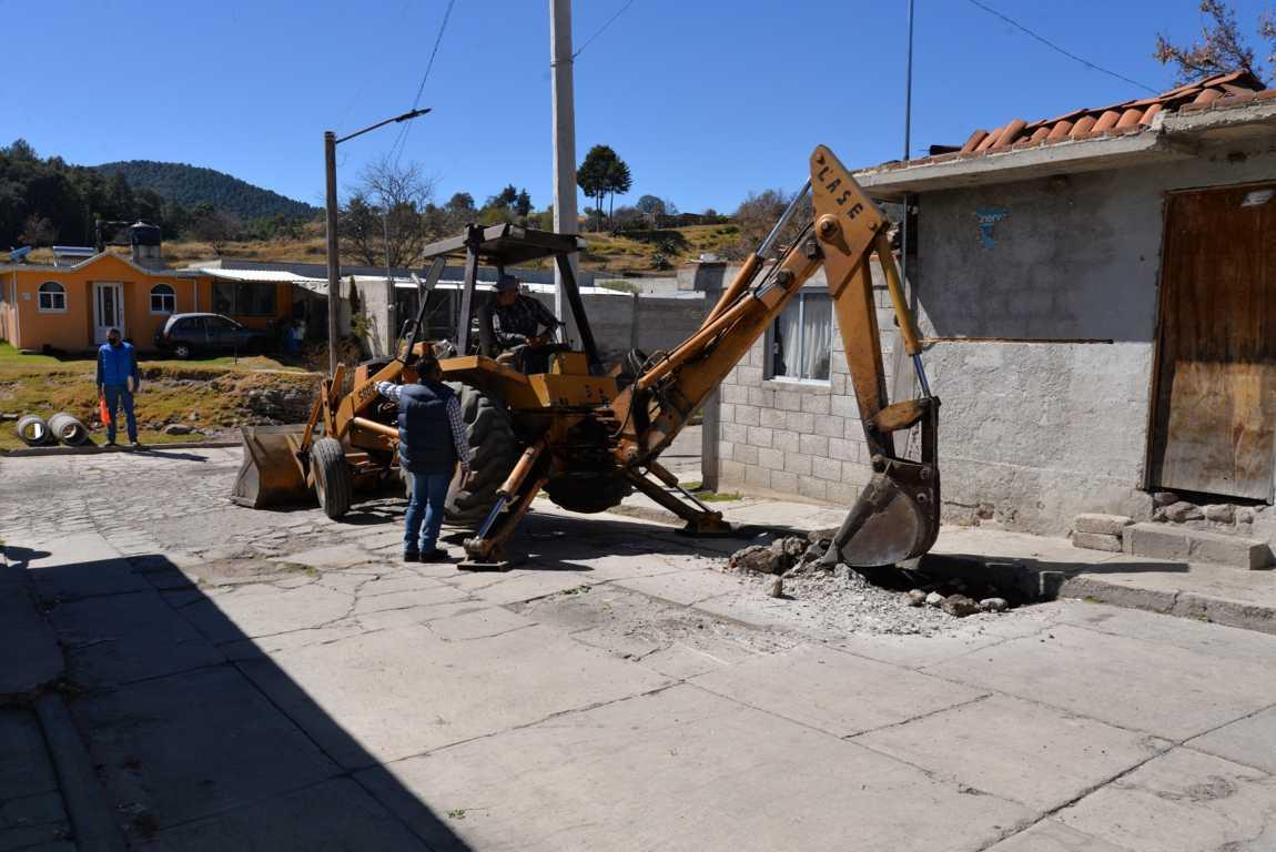 Nanacamilpa continúa realizando obras; ahora en calle Álamos de Miguel Lira y Ortega