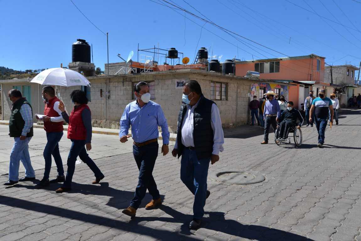 Ejerce Nanacamilpa gobierno de resultados; entregan adoquinamiento en Miguel Lira y Ortega