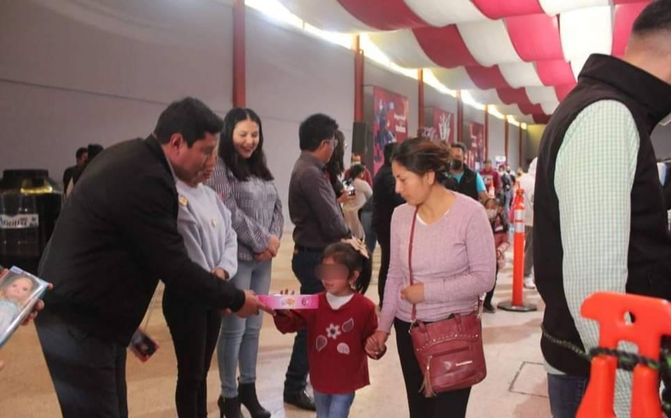 En días pasados, entregaron juguetes a los infantes de las cinco comunidades de Santa Cruz Tlaxcala
