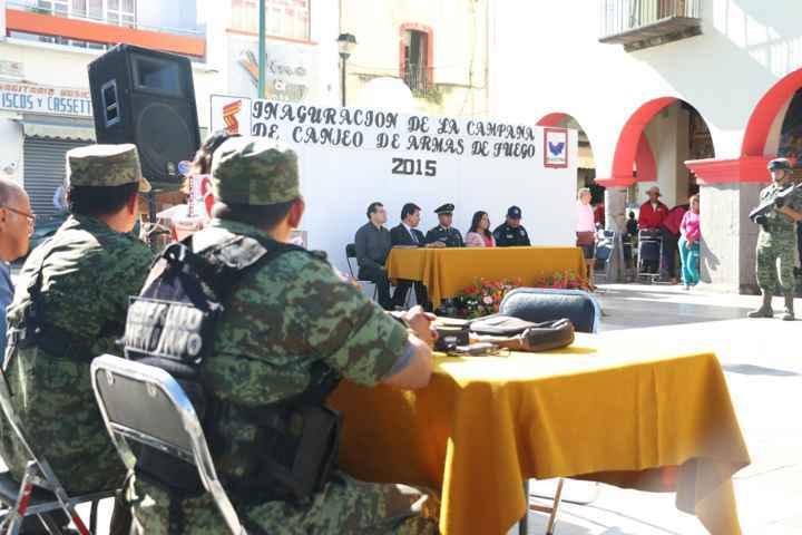 Inaugura alcalde Antonio Mendoza Romero "Campaña de Canje de Armas de Fuego 2015"