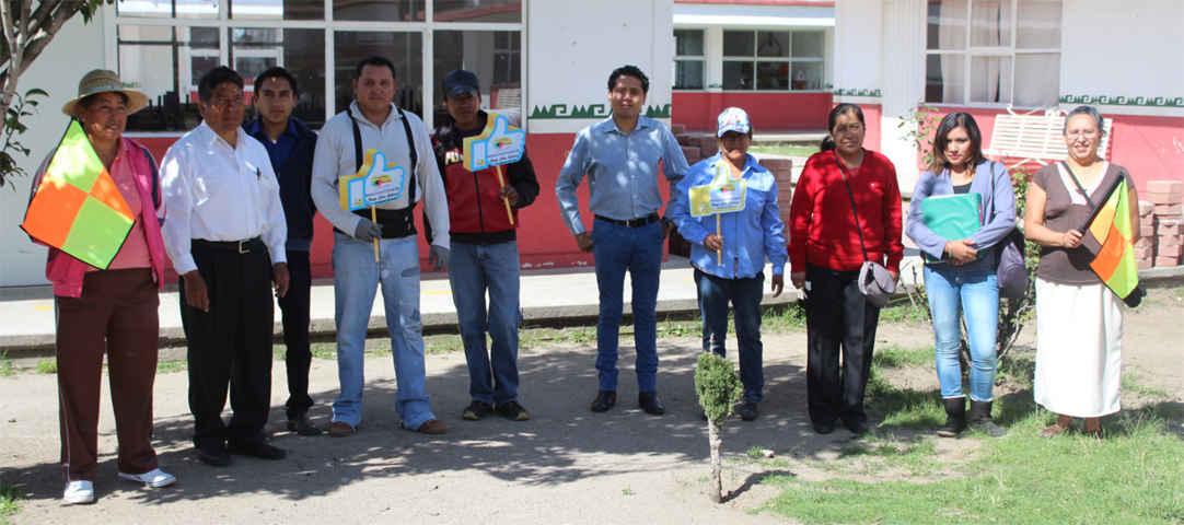Alcalde de Tepetitla beneficia a 6 familias con empleo temporal