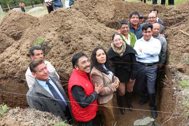 Colocan en Contla primera piedra del Sesa de Tlacatecpa