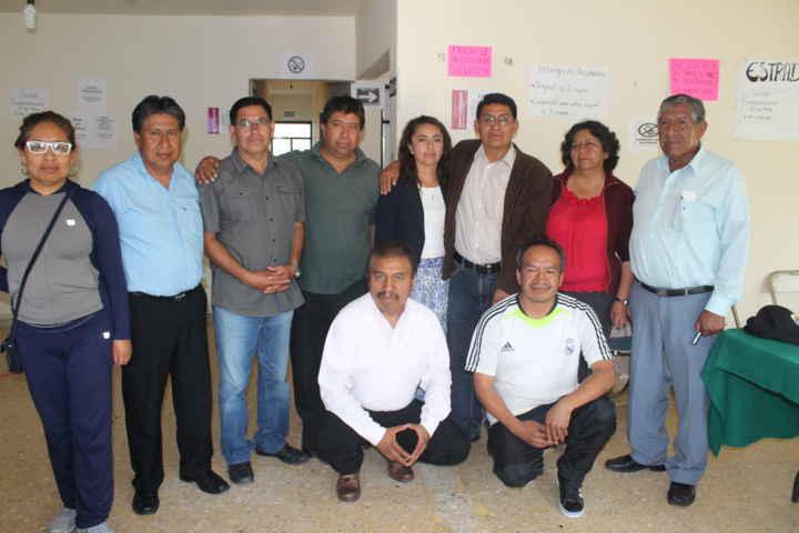 Alfredo Valencia recibe constancia de mayoría como alcalde de Huactzinco 