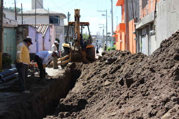 Ayuntamiento continúa realizando obras de infraestructura básica