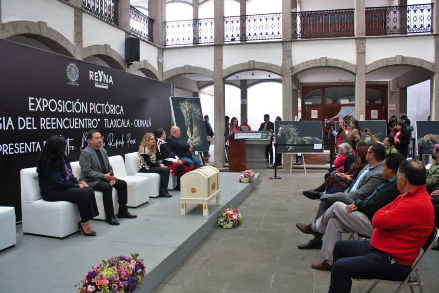 Presenta Reyna Báez en el Congreso “La Magia del Reencuentro”, exposición pictórica del maestro Bernardo Rosendo