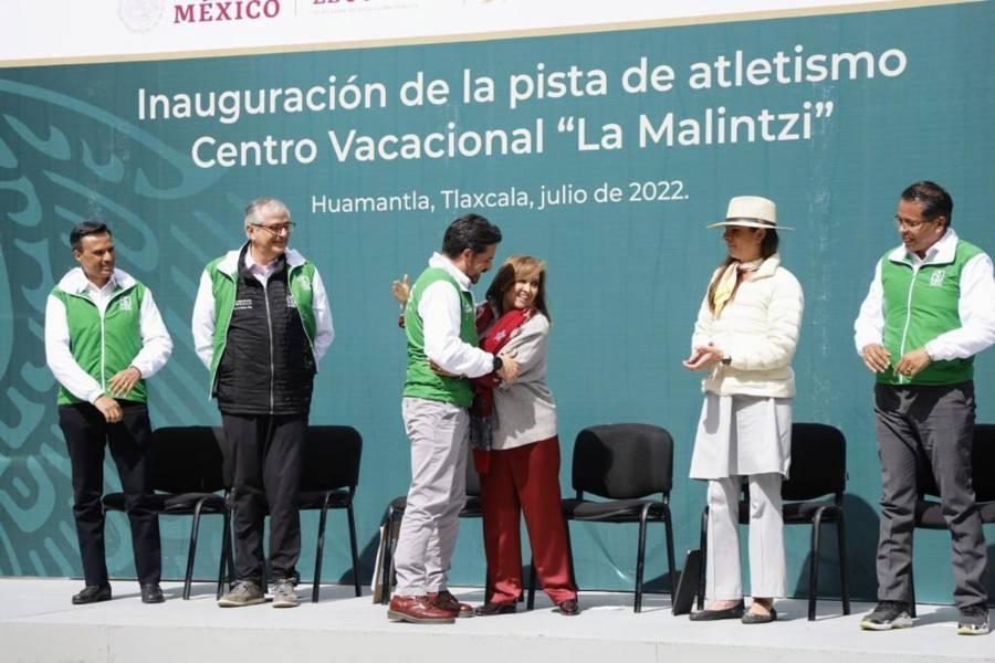 Inauguran pista de atletismo del Centro Vacacional “La Malintzi”