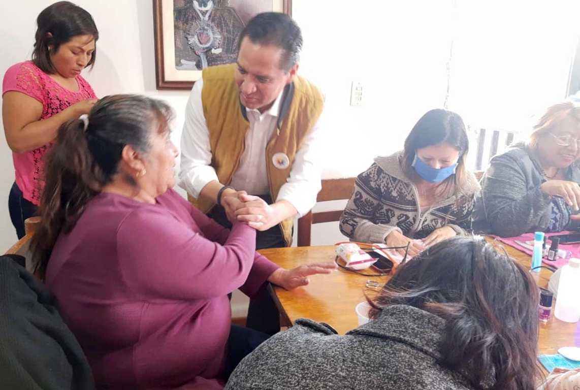 Lleva Luis Antonio Herrera cursos gratuitos a familias de Tlaxcala