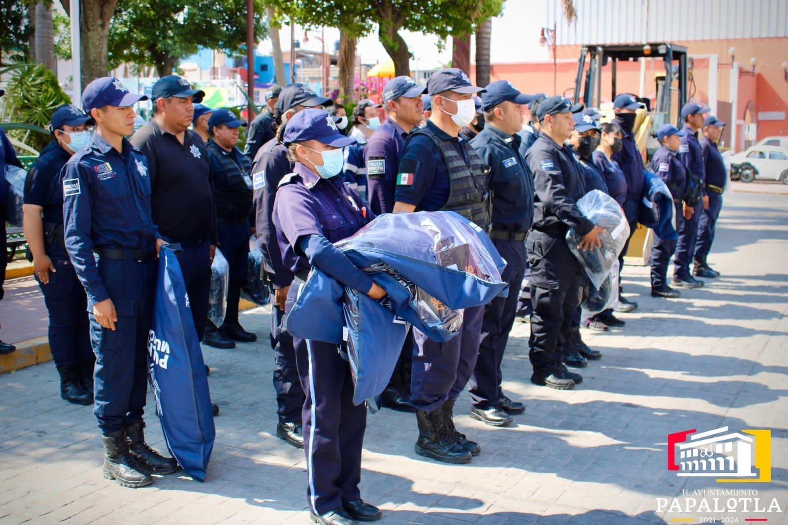Gobierno de Papalotla equipa a personal de Seguridad Pública, C2 y Paramédicos 