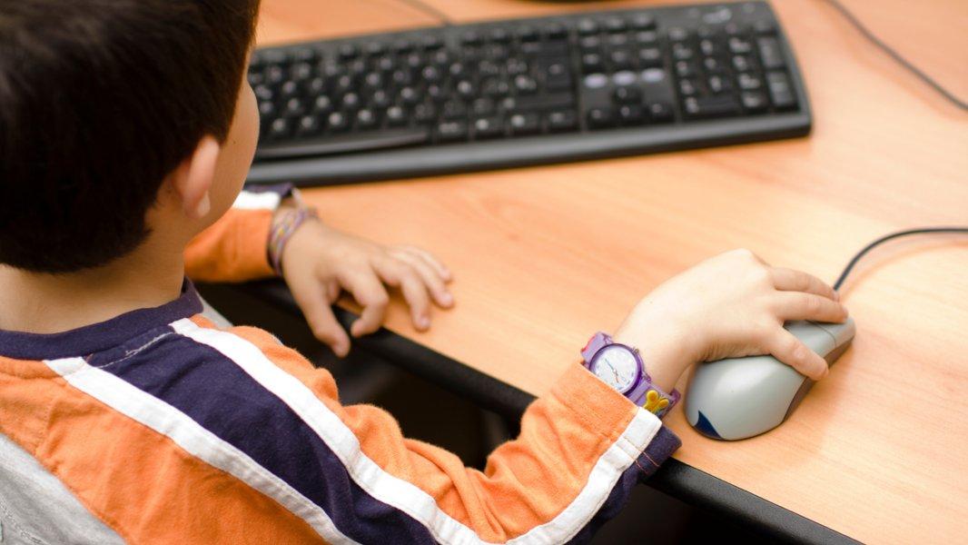 Dispositivos conectados a internet obligan a elevar protección de datos personales de menores y adolescentes: IAIP