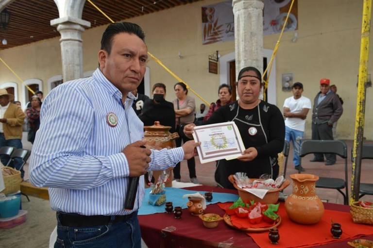 Promueven juicio contra alcalde violento de Cuapiaxtla por golpear y encañonar a tres policías 