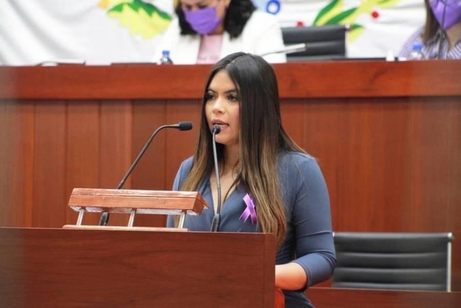 Lorena Ruiz deja en claro que Legislativo no reinstalará a prima de Covarrubias 
