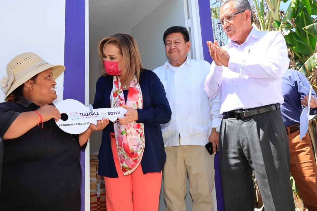 Entrega Gobernadora acciones del programa "Construyendo viviendas adecuadas 2022”