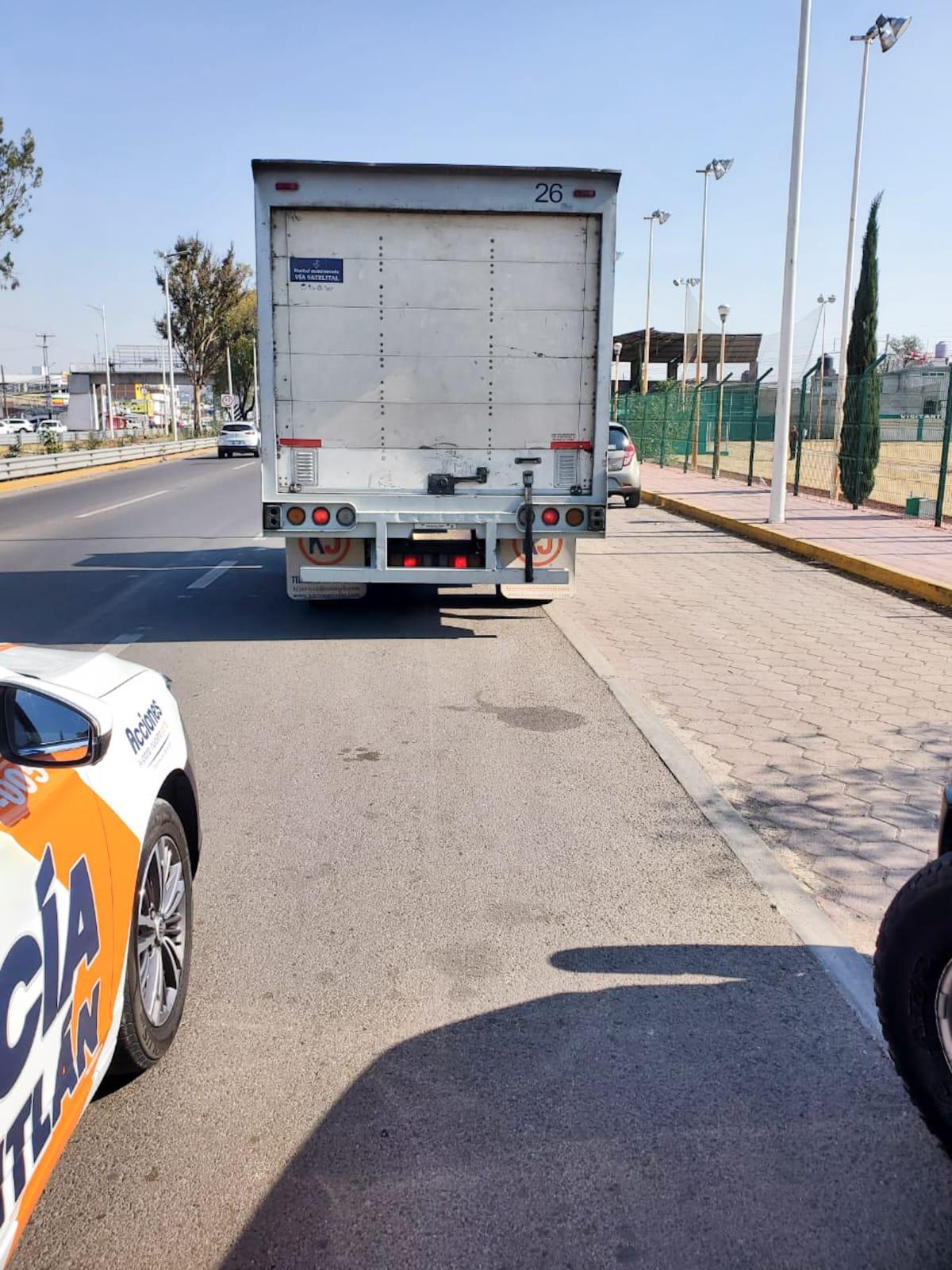 Policía municipal frustraron un asalto a un camión repartidor en Apetatitlán