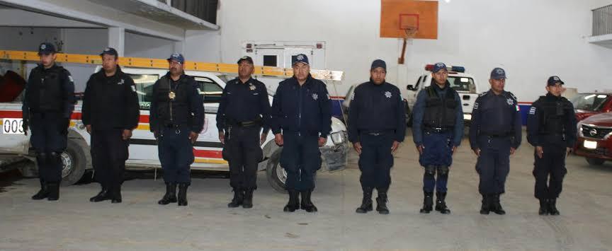 Comando armado desarma a la policía de Tocatlán y se lleva cajero