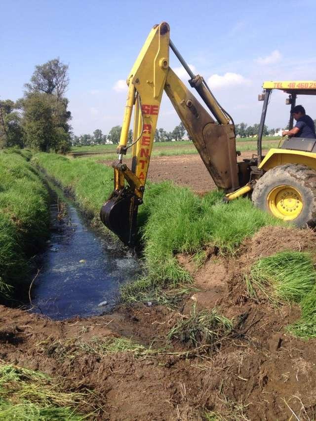 Realizan trabajos de desazolve en drenaje de San Mateo Ayecac
