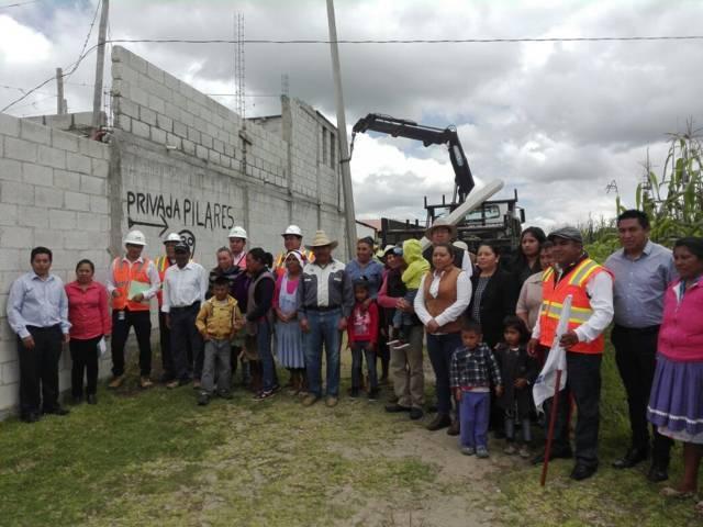 Alcalde inicia trabajos de electrificación y agua potable en San Isidro Buen Suceso