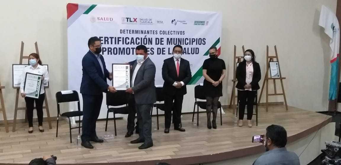 Recibe alcalde de Tepetitla de Lardizábal Certificado como Promotor de la Salud
