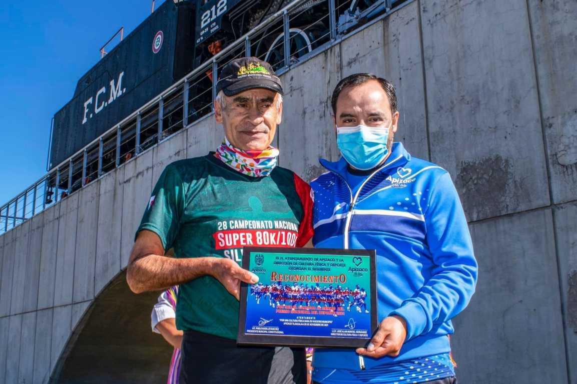 En Apizaco entregan el premio municipal del deporte a José Guillermo Hernández
