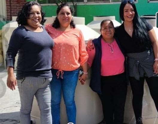 Entregan tinacos en Tetlatlahuca en apoyo a la economía familiar 