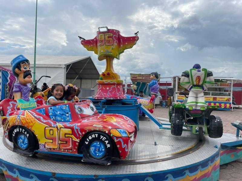Disfrutan familias de la Feria Chiautempan 2022