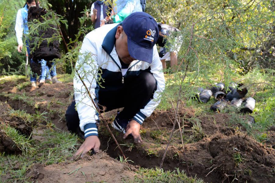 Ángelo Gutiérrez encabezó la primera campaña de reforestación