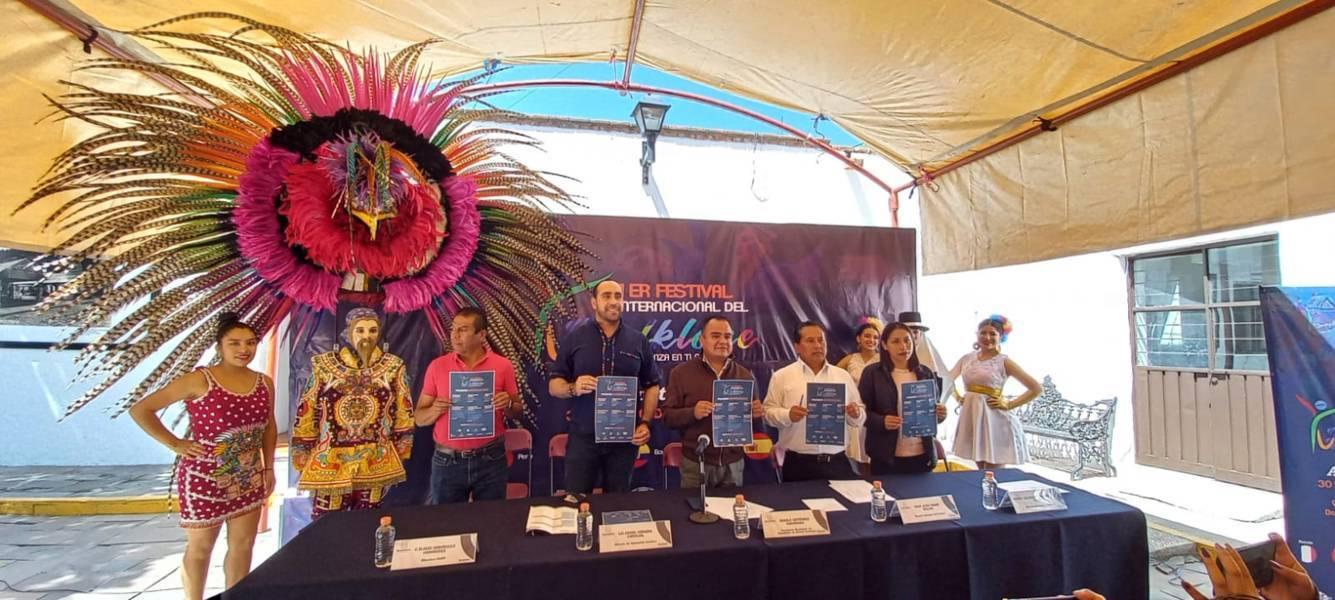 En Apetatitlán presentan el primer Festival Internacional del Folklore 