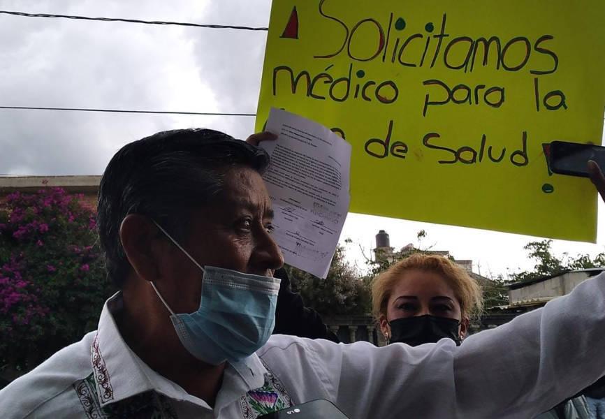 Habitantes de Teolocholco dejan en ridículo al presidente Rodrigo Cuahutle