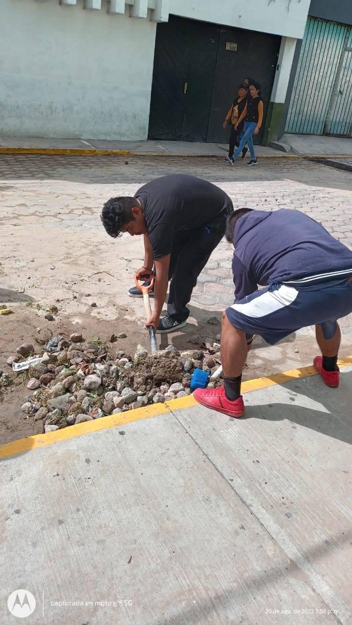 Ayuntamiento de SPM realiza limpieza en calles afectadas por la lluvia 