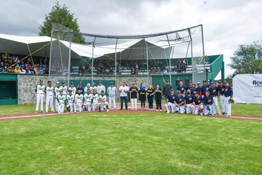 Ángelo Gutiérrez inaugura la rehabilitación del campo de béisbol de Apetatitlán