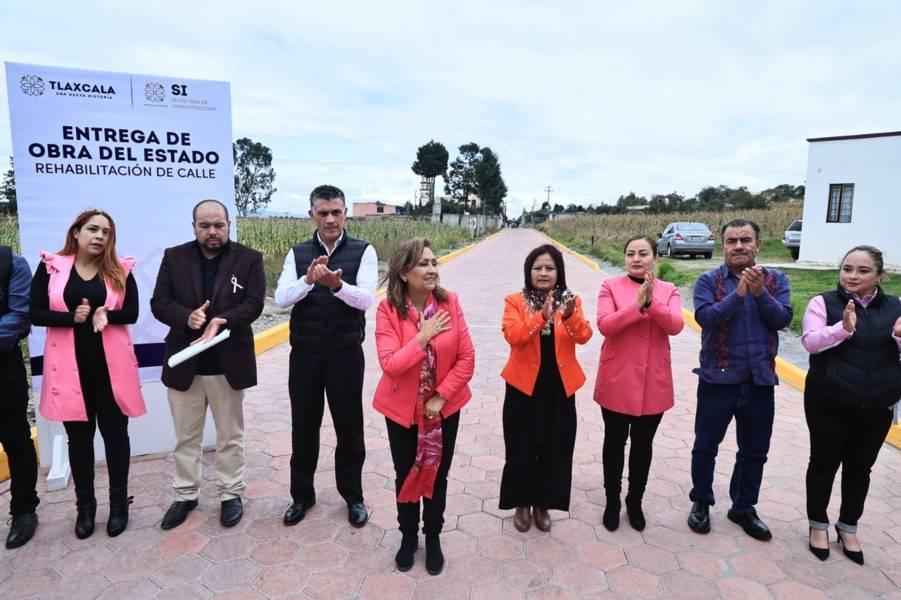 Inauguró Gobernadora Lorena Cuéllar rehabilitación de calles en Santa Cruz Tlaxcala y Tzompantepec