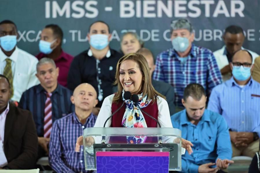Entregó Lorena 300 bases a personal de salud y administrativo de IMSS-BIENESTAR