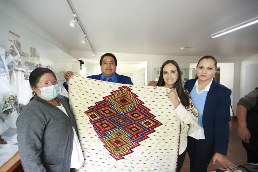 Entregó CAT premios a ganadores del 11° Concurso Regional de Textiles 2022