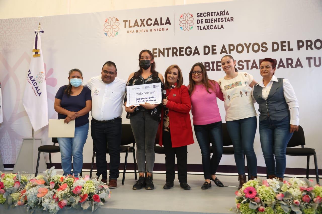 Benefició Gobernadora a familias de tetlatlahuca con apoyos del programa bienestar para tu hogar