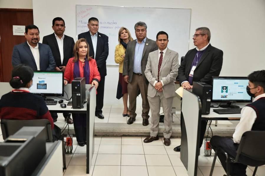Dotó Gobernadora Lorena Cuéllar de becas y equipamiento a planteles del Cecyte-Emsad