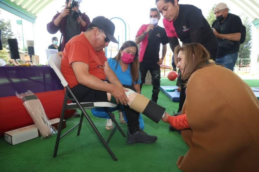 Entregó Gobernadora Lorena Cuéllar prótesis de pierna a personas con discapacidad 