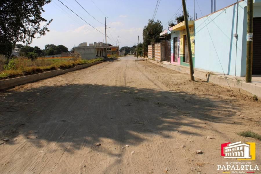 Se ejecutan obras de pavimentación en distintos puntos de Papalotla